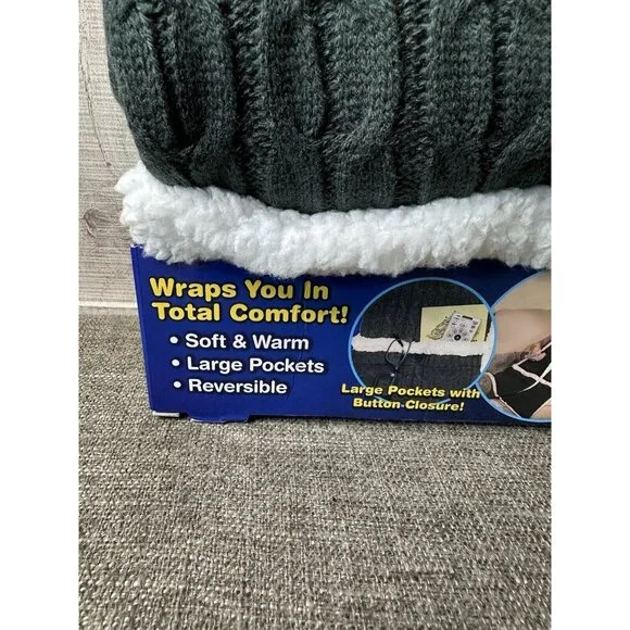 Huggle The Ultra Plush Blanket Scarf Charcoal Gray w/ Large Pockets & Reversible - Picture 2 of 5